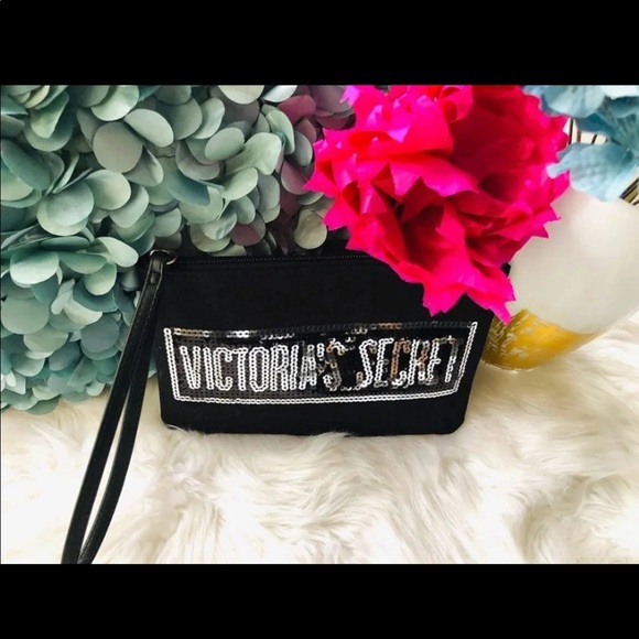 VICTORIA SECRET WRISTLET - Picture 2 of 3
